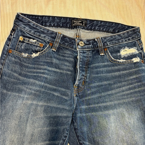 Abercrombie & Fitch Ames Low Rise Boyfriend Jeans - Picture 2 of 9